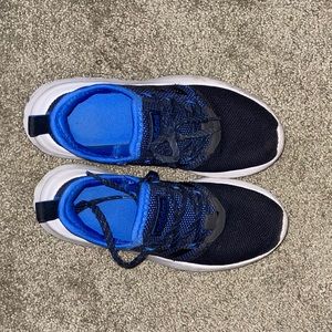 Like new adidas sneakers